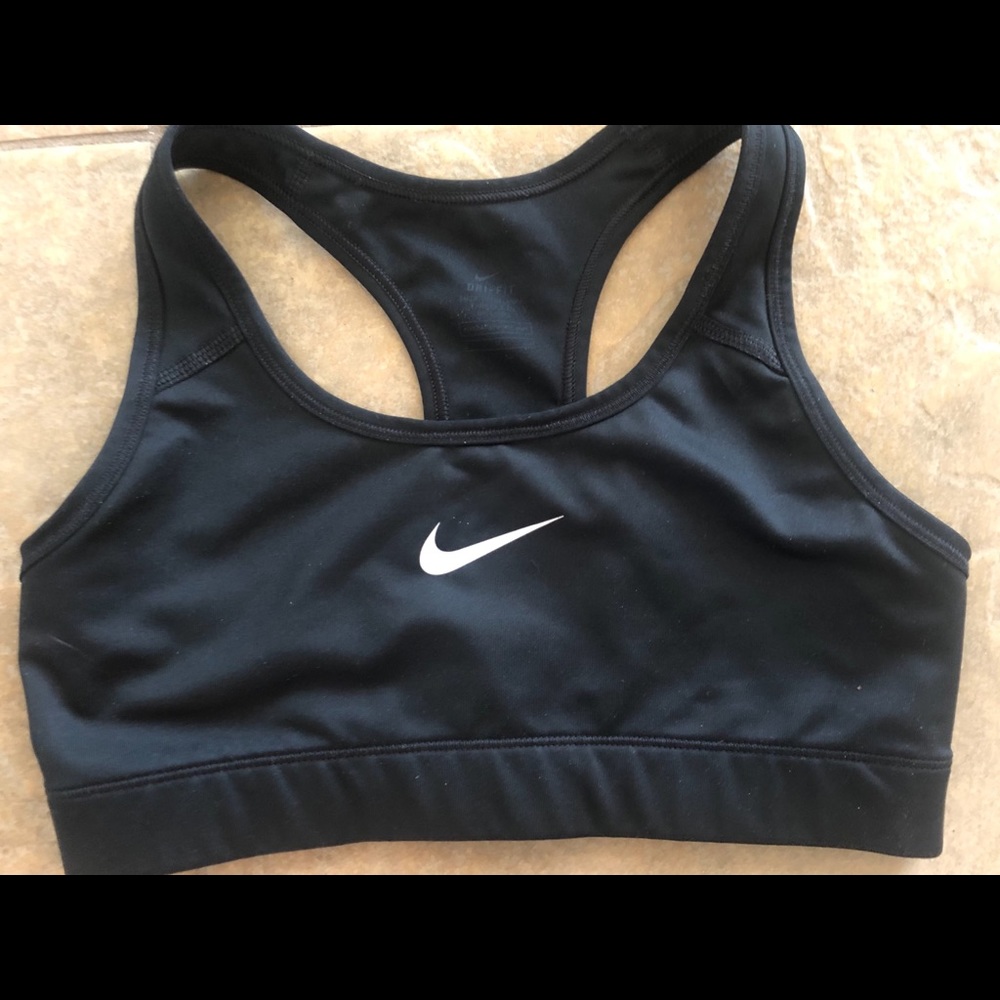 Nike sports bra size small